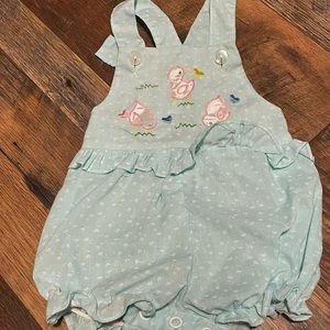 Vintage children’s bibs with chick’s on the front  size 0-6 Mos